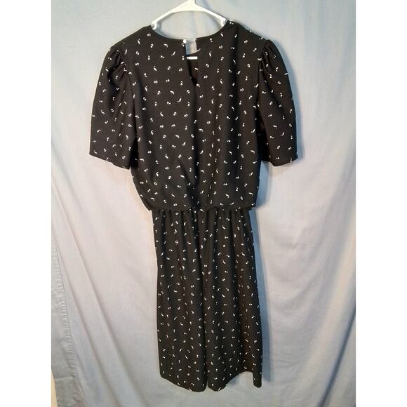 Glamax vintage Black dress with white geo print. - Picture 6 of 7